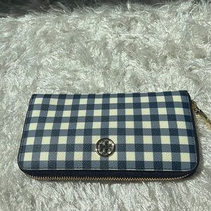Tory Burch wallet. Brand new. Never ever used.